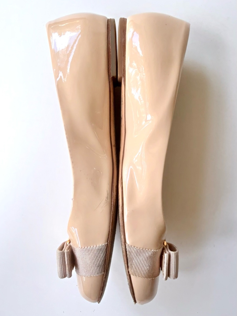 Salvatore Ferragamo Varina Beige Patent Leather Bow Ballet Flats 8.5 - Picture 10 of 16